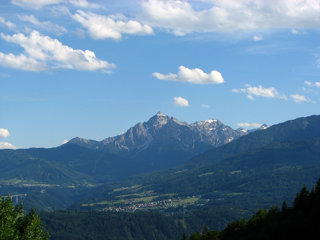 Serles von Innsbruck, Schönberg im Stubaital