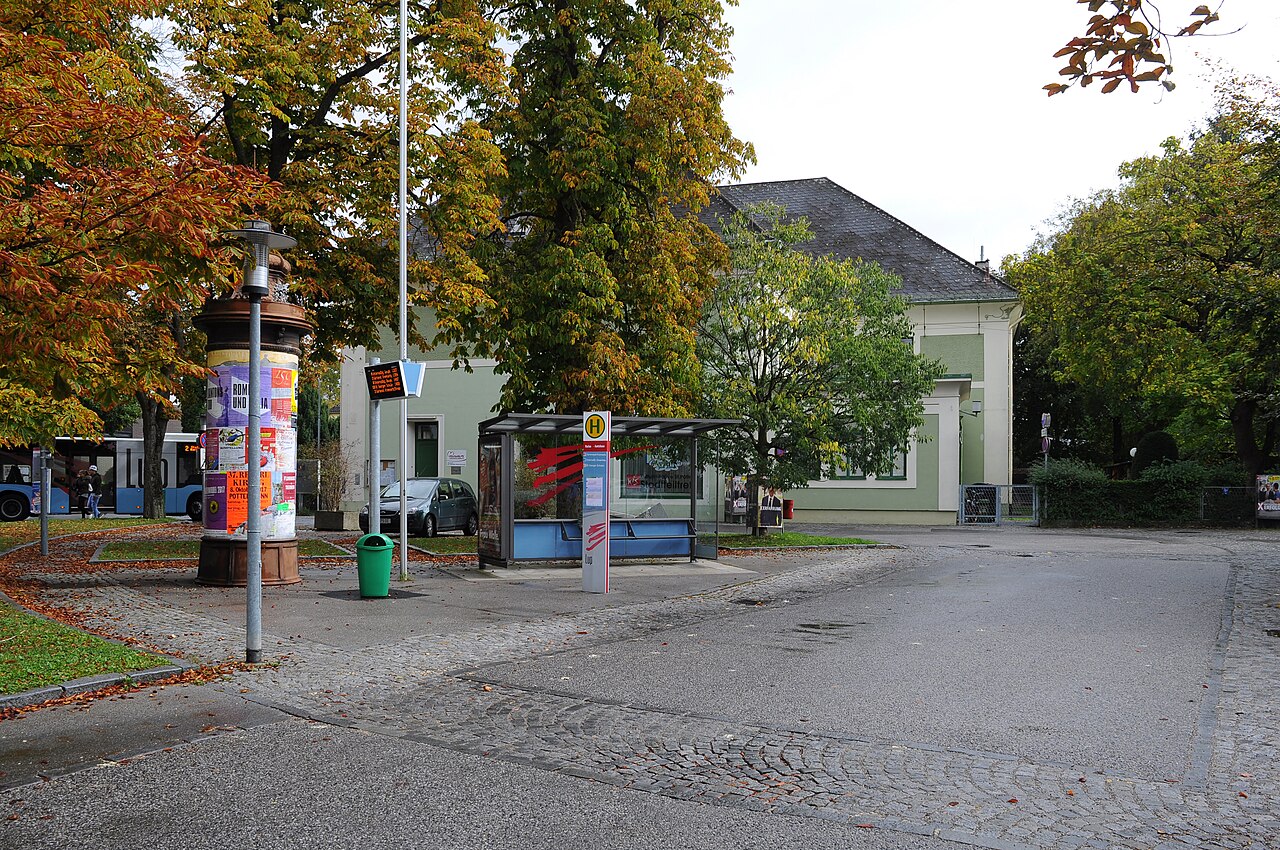 Harland Amtshaus Haltestelle