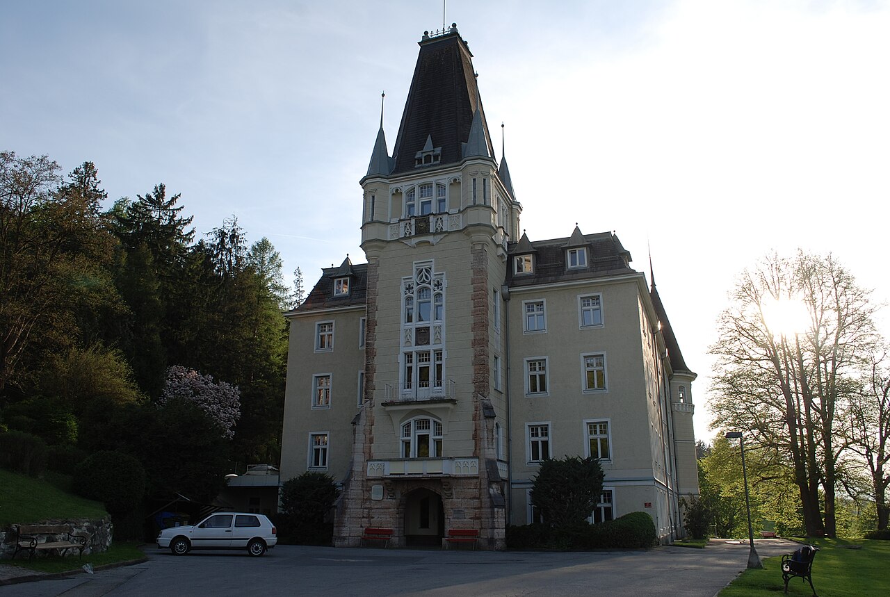 Innsbruck Schloss Mentlberg, Sieglanger - Mentlberg