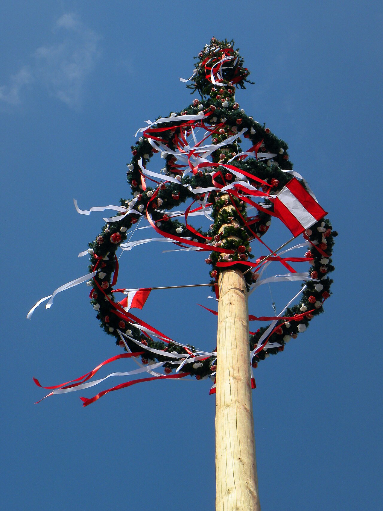 Linz StMagdalena Maibaum, St. Magdalena