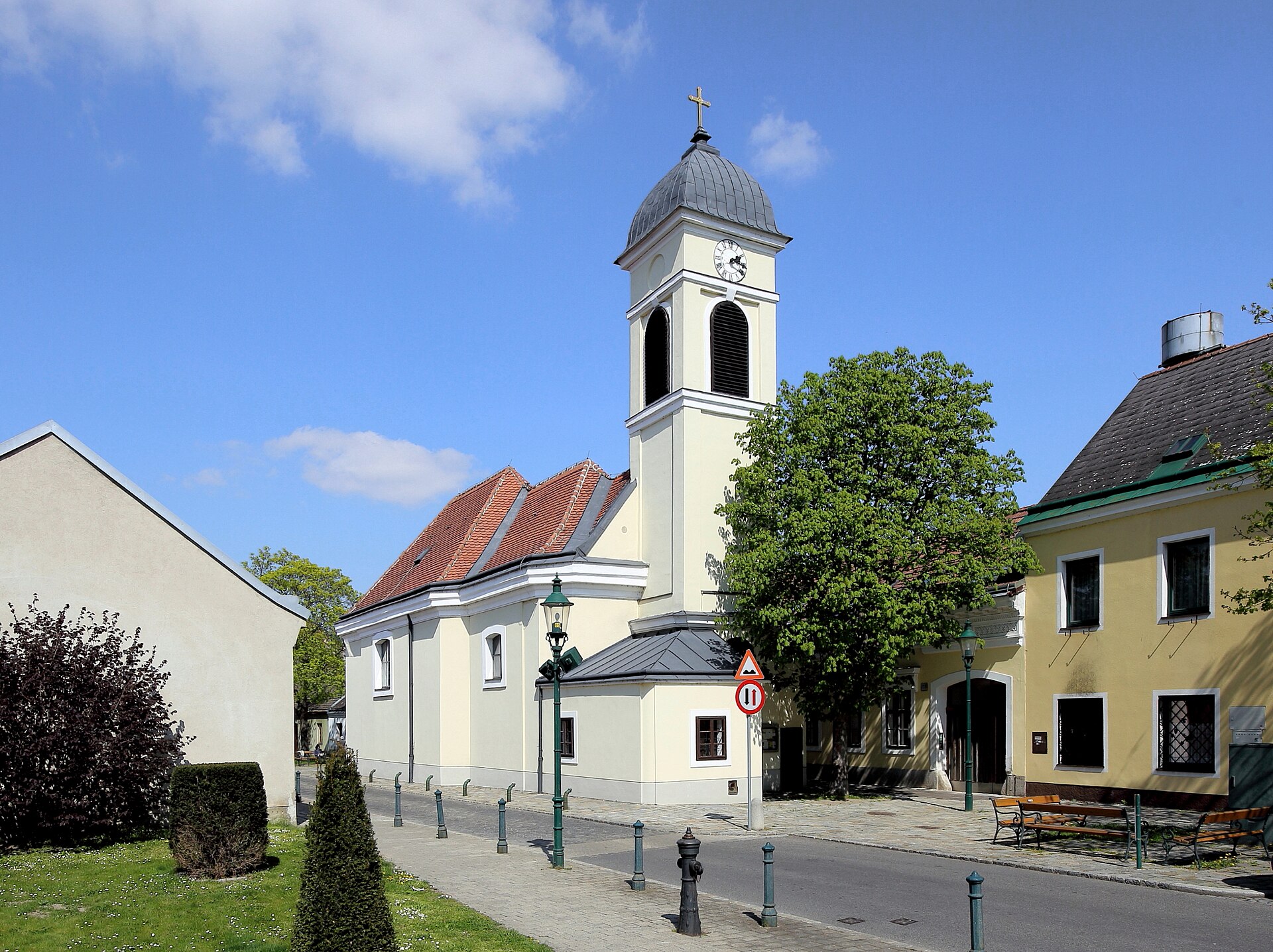 Großjedlersdorf Pfarrkirche St. Karl Borromäus