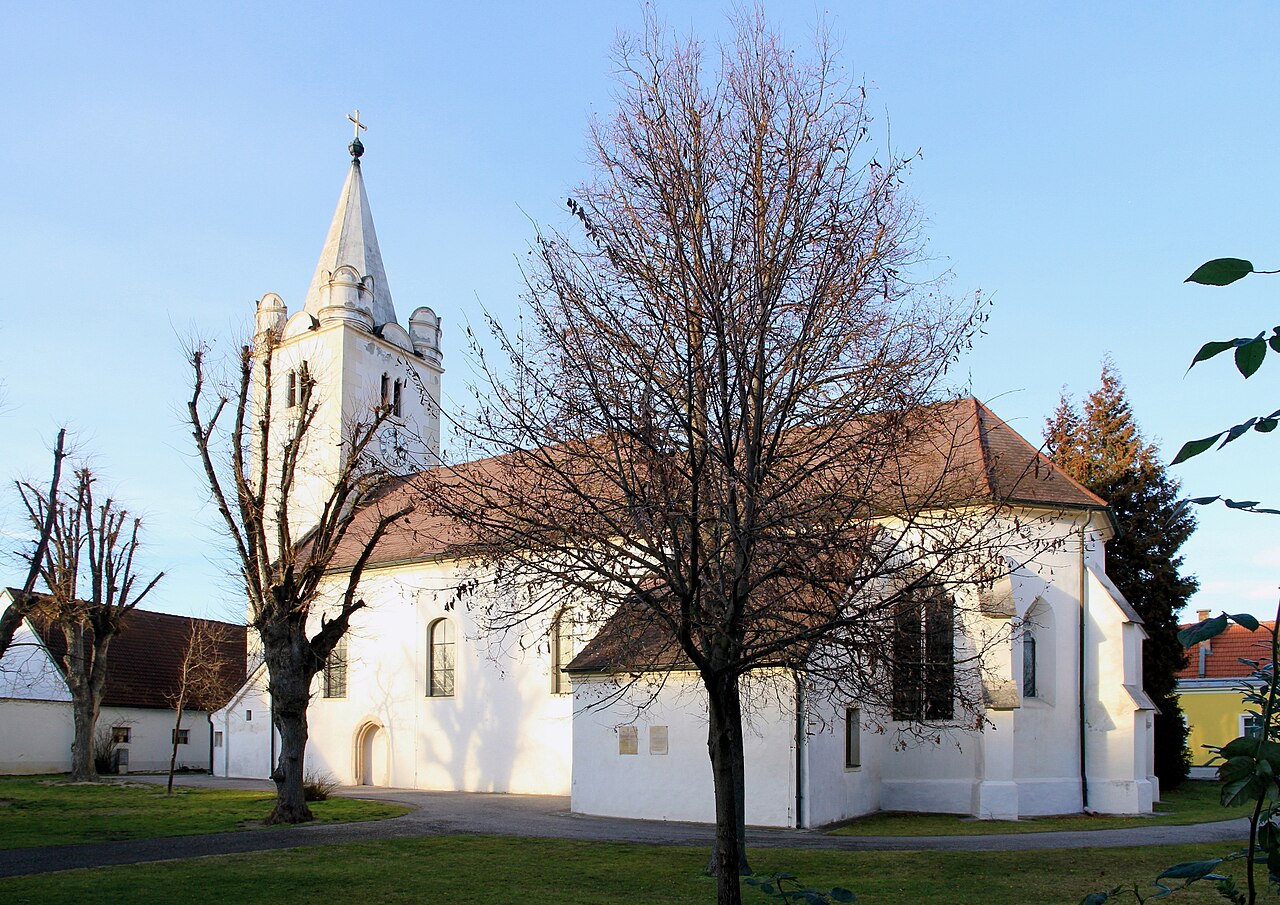 Stollhofen Kirche1, Traismauer