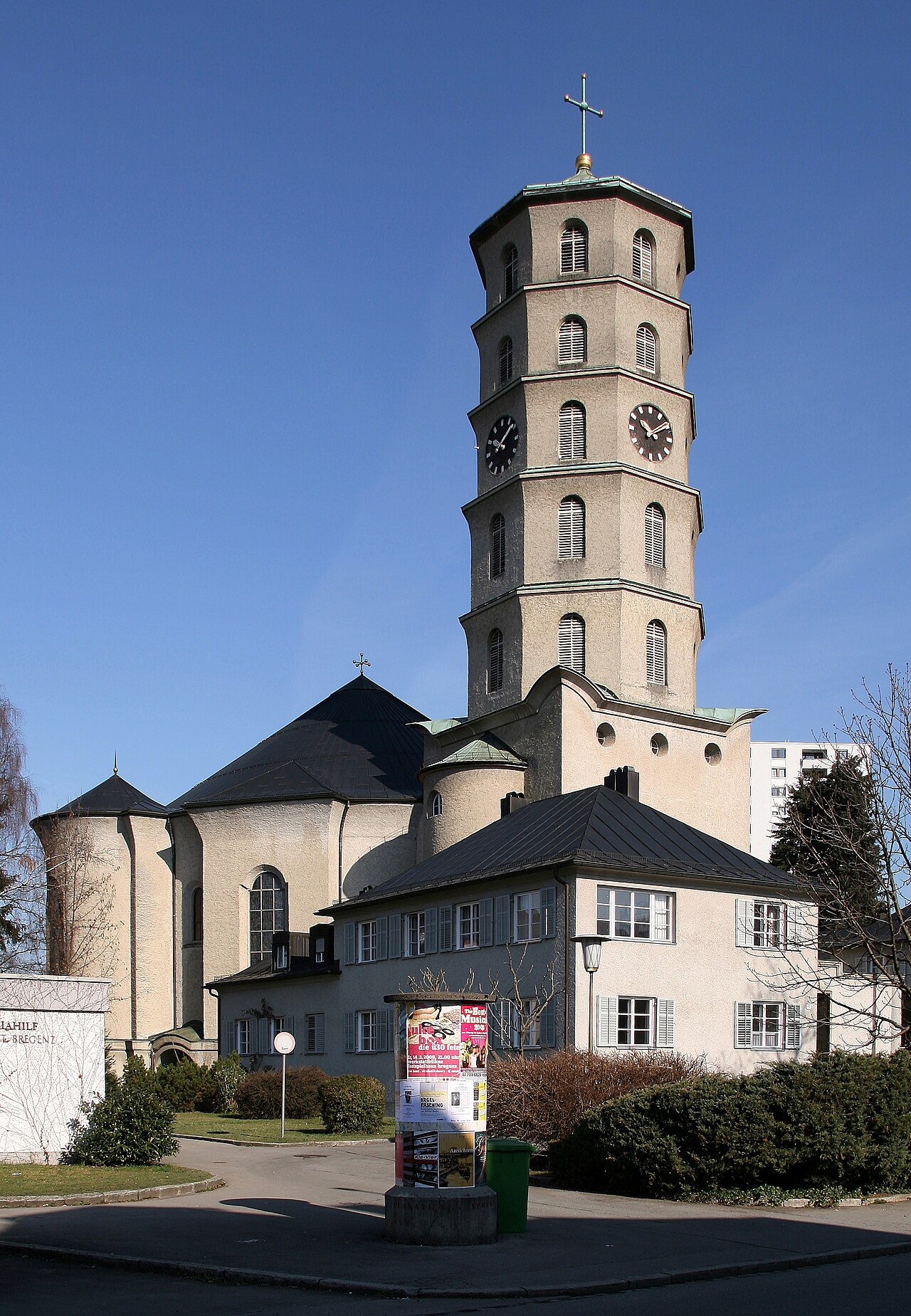 HeldendankKircheBregenz, Vorkloster