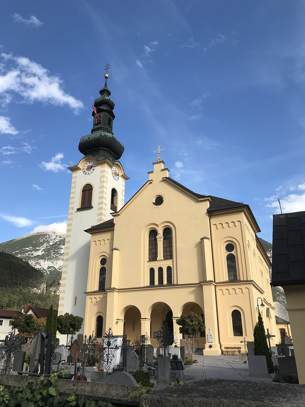 Pfarrkirche Zirl vorne