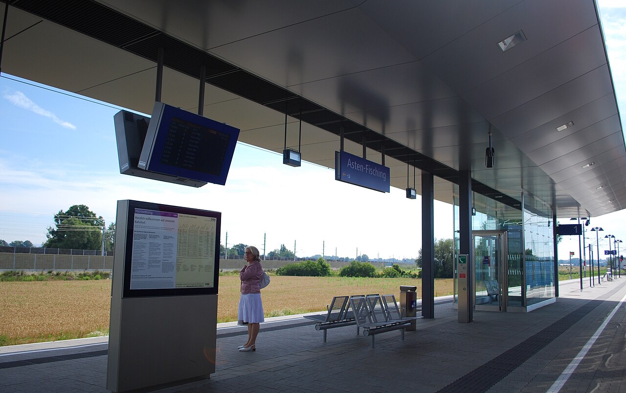 Asten Fisching Bahnsteig