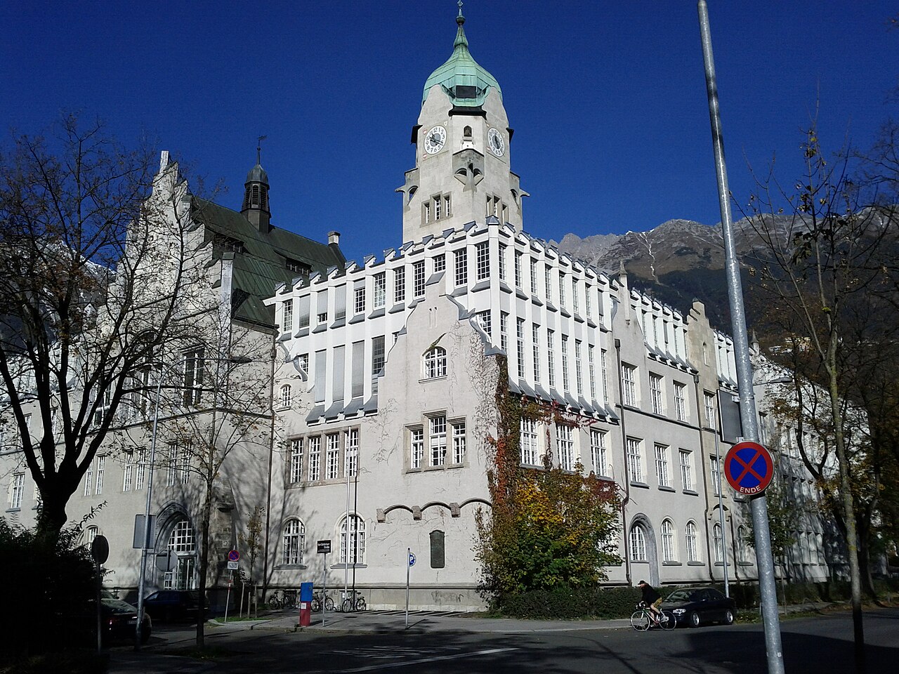 Innsbruck Karl Schoenherrstr2, Saggen