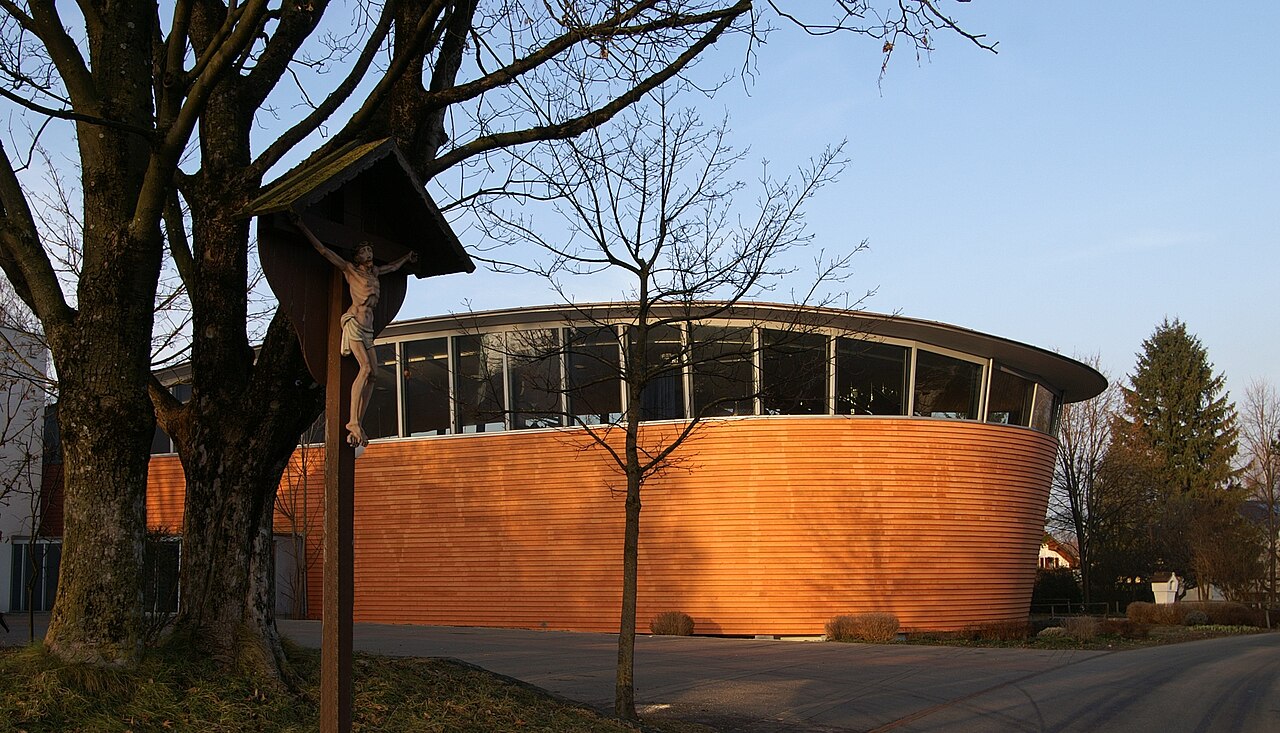 J J Ender Saal01, Mäder