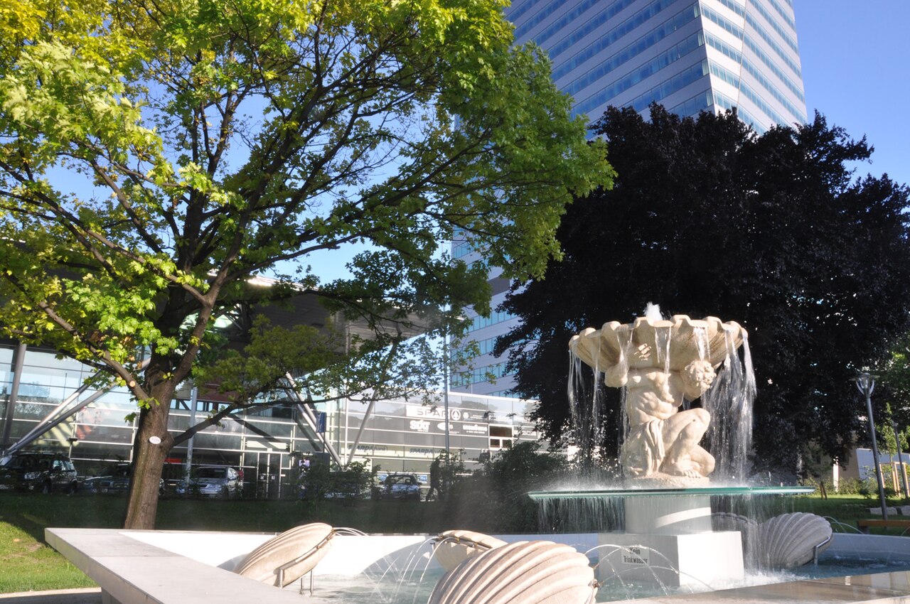 Brunnen Hbf Linz, Bulgariplatz
