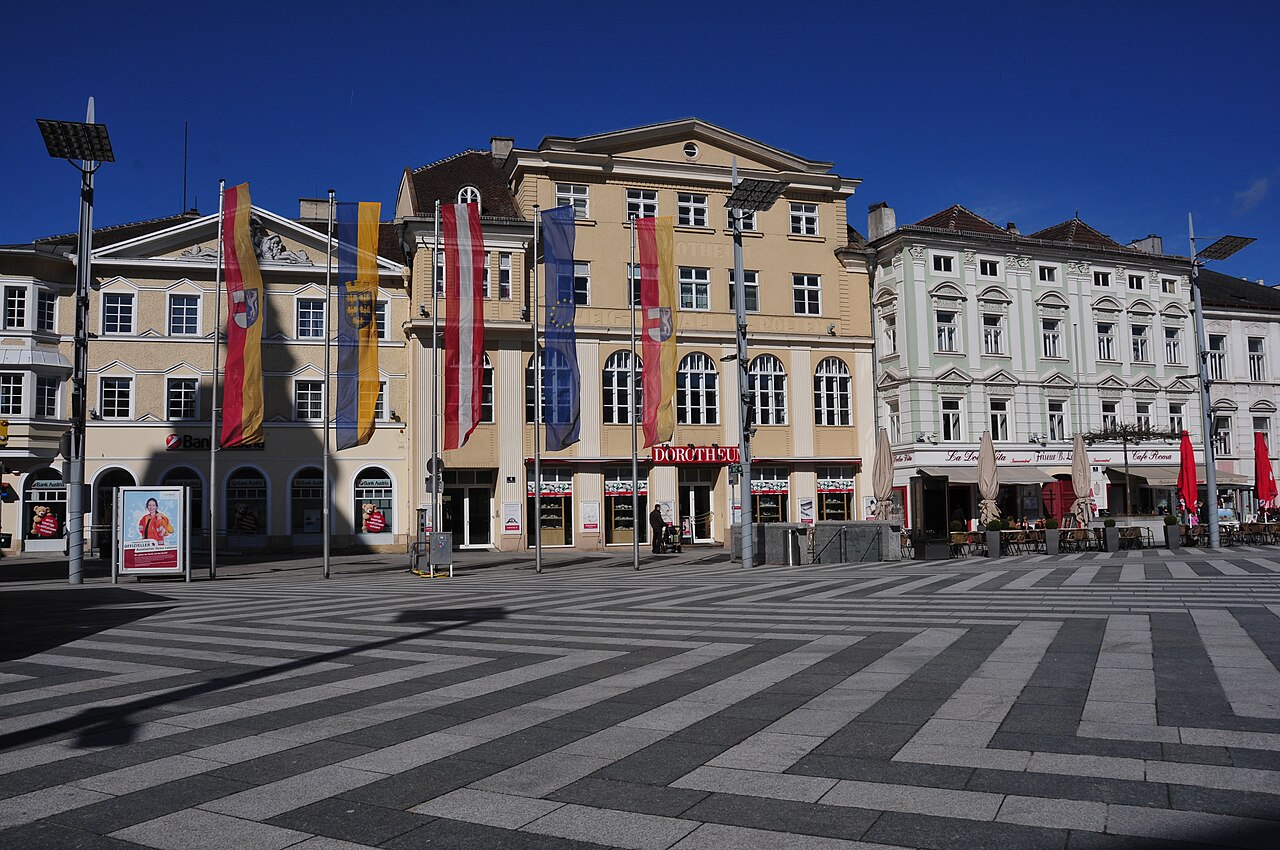 st poelten pathausplatz, Zentrum