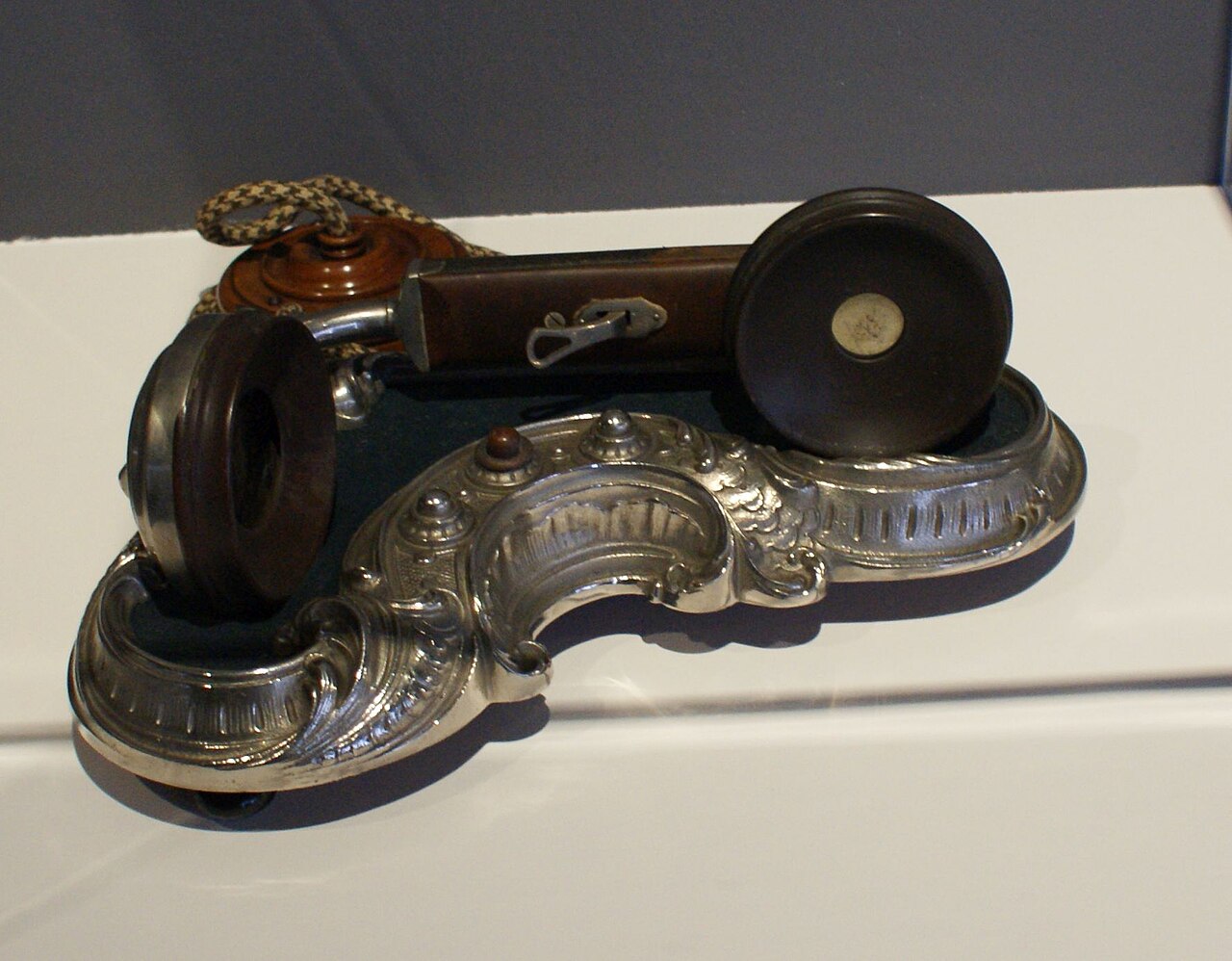 Innsbruck Museum Zeughaus phone exhibition phone, Dreiheiligen - Schlachthof