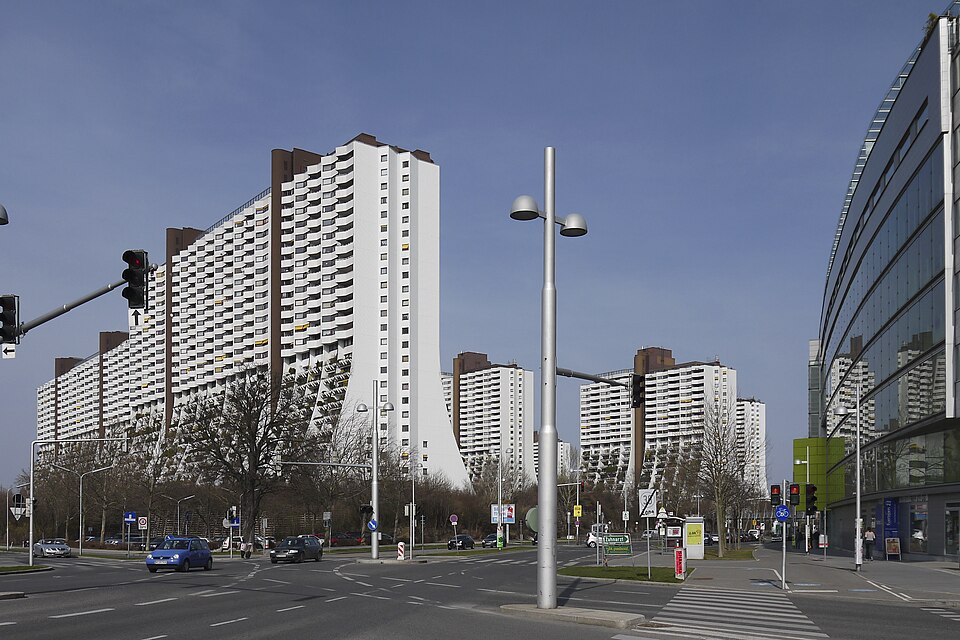 Wohnpark Alterlaa, limited-profit housing in Vienna