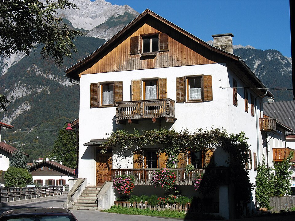 Völs Dorfstraße, Innsbruck