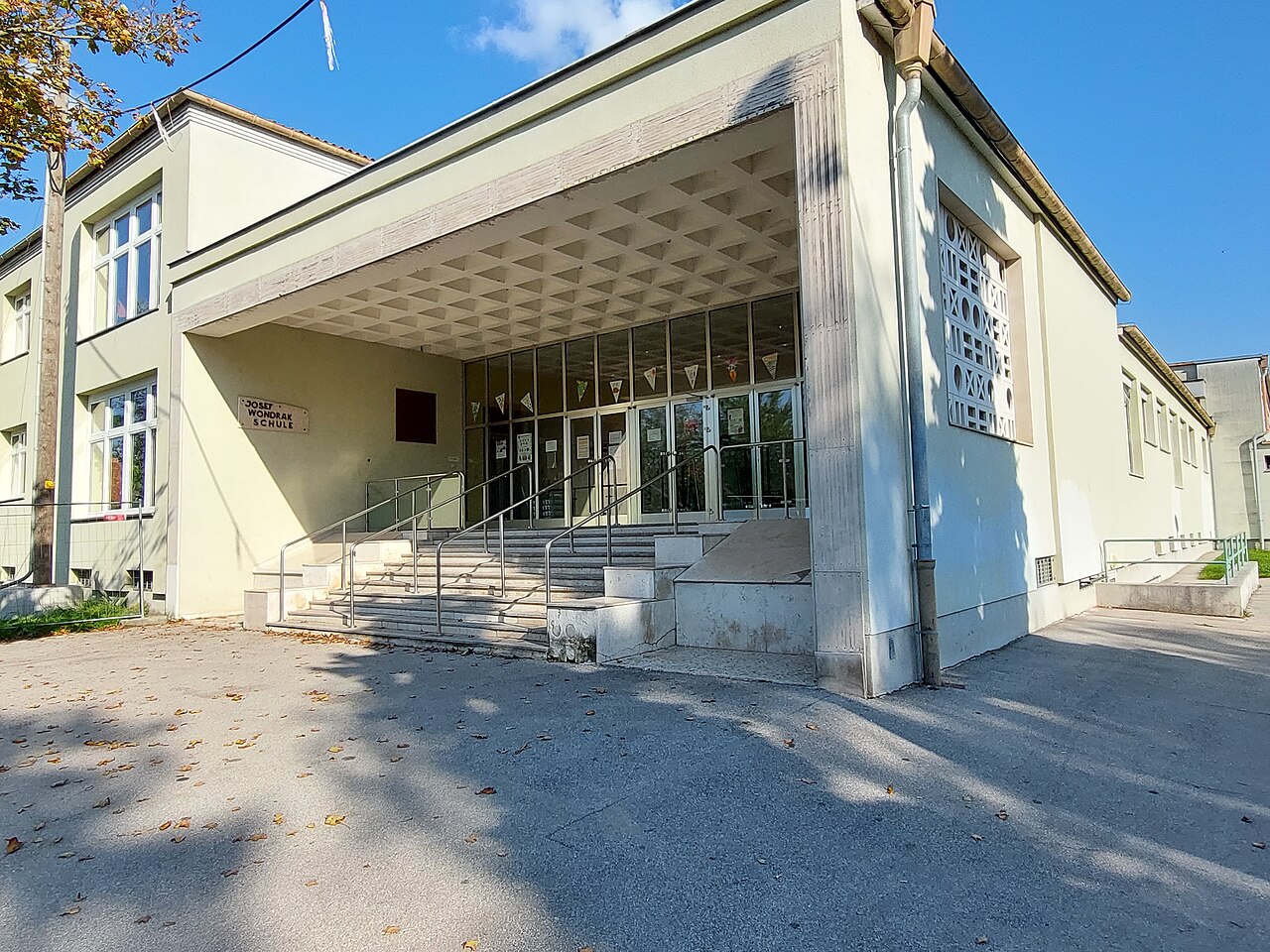 Stockerau Volkschule Josef Wondrak