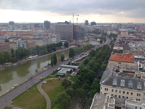 Donaukanal vom Ringturm sued, Wien