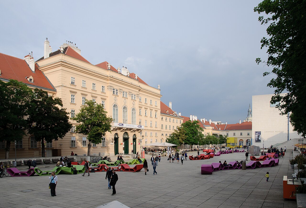 Museumsquartier courtyard, Neubau