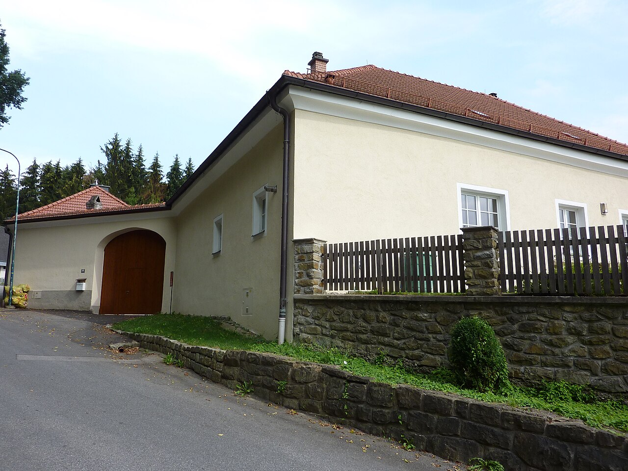 Weinburg Pfarrhof2