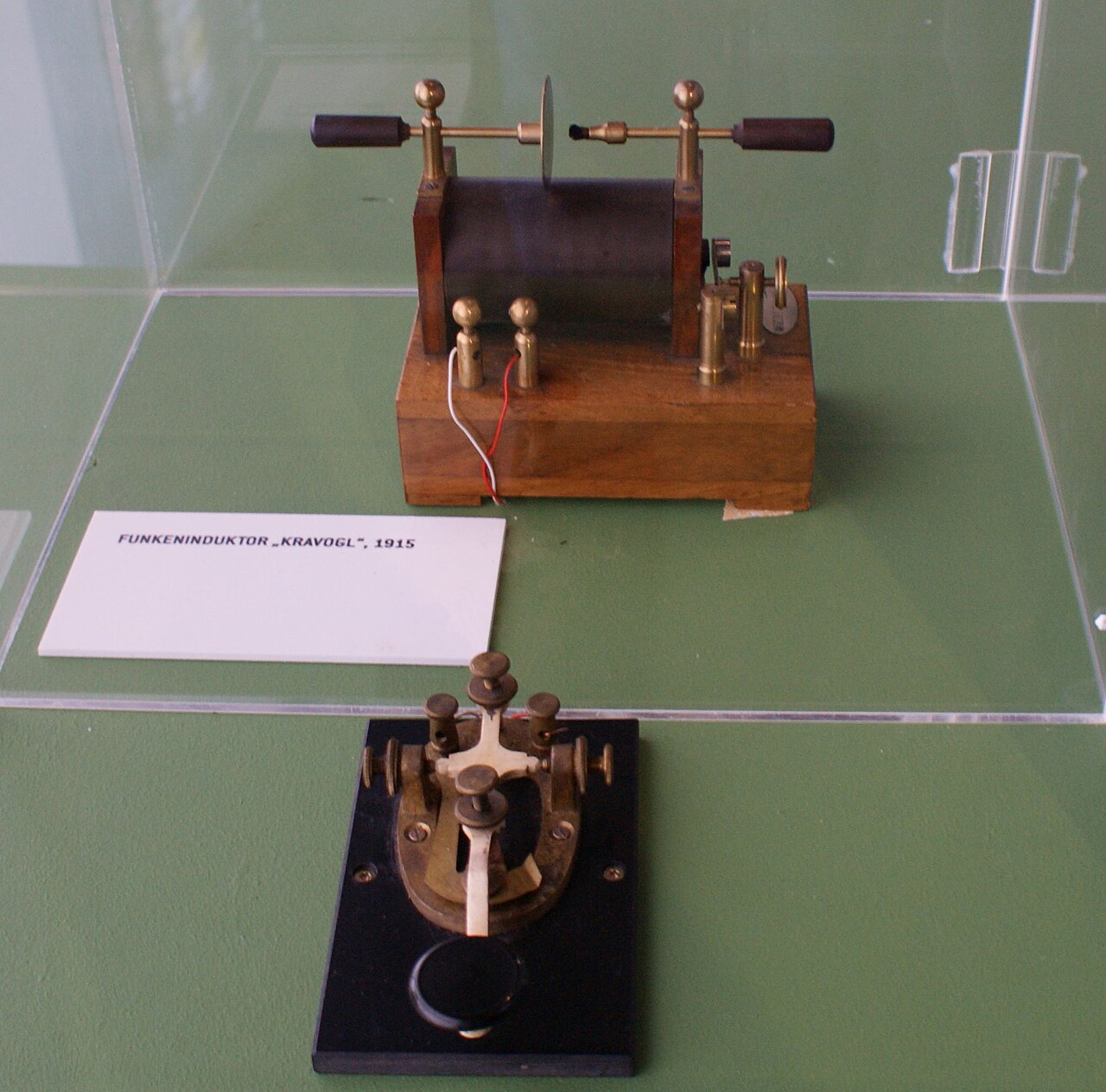 Innsbruck Museum Zeughaus phone exhibition Kravogl, Dreiheiligen - Schlachthof
