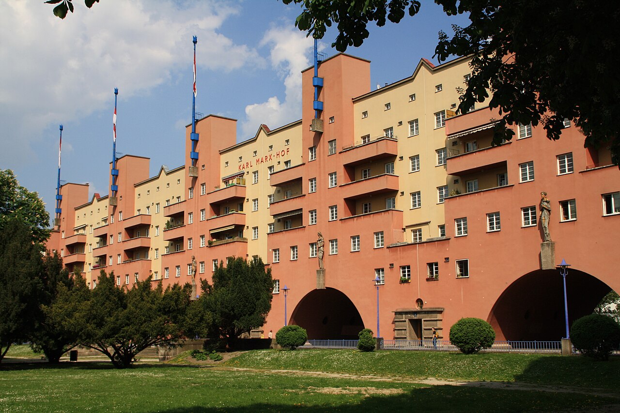 Karl Marx Hof, Döbling