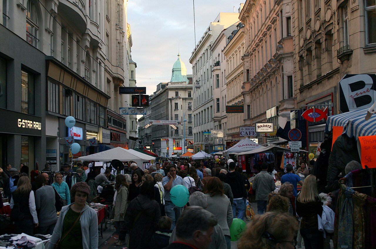 Neubaugasse Flohmarkt Sept2007